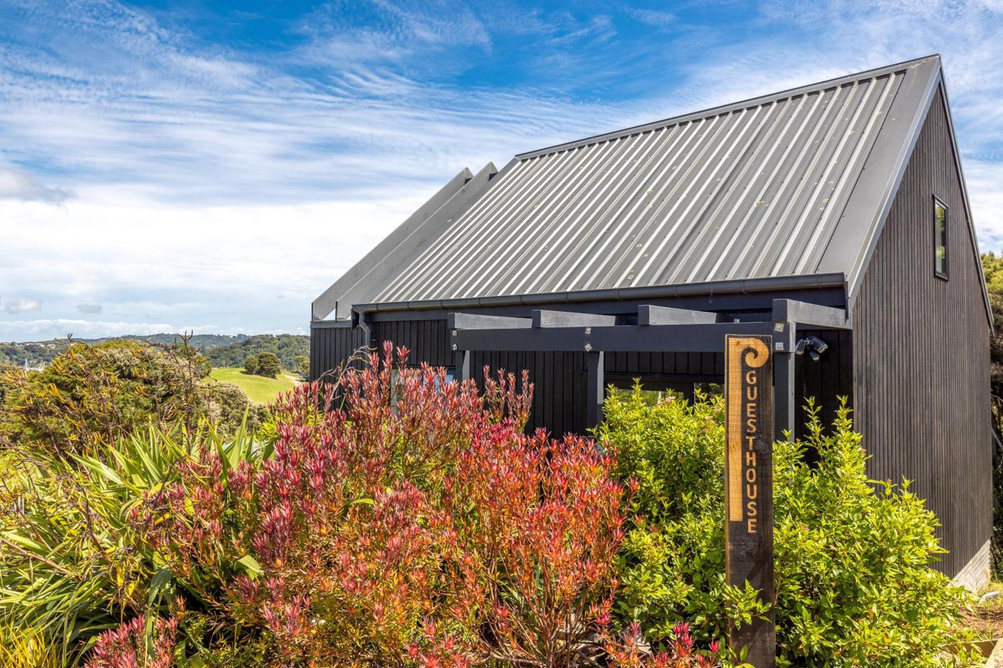 The Guest House At Te Whau Retreat - Stay Waiheke Omiha Exteriör bild